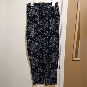 🌺 NWT SO High Rise Tapered Pants